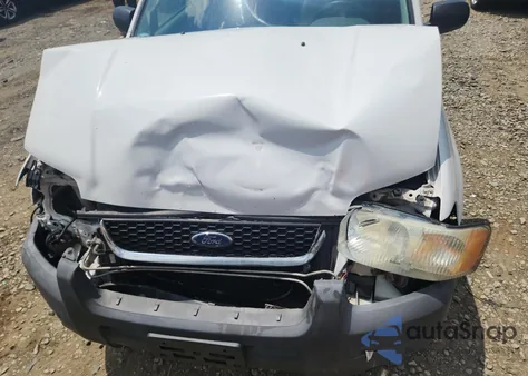 2004 Ford Escape Xlt из США, поврежденный, VIN 1FMYU03174DA10319